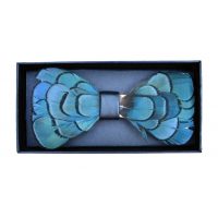 Dřevěný motýlek - Elegantní s peřím design 1