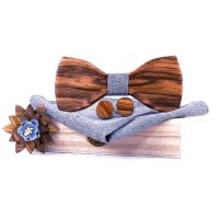 Set dřevěného motýlku, manžetových knoflíčků a brože - Luxusní, 3D